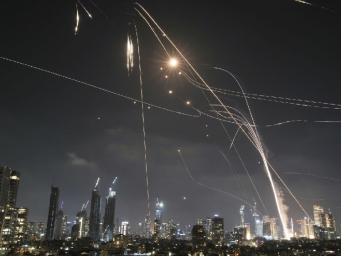 以色列留学生：刚签完合同战争就开始了