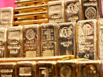 家里有矿上游大赚 金饰企业压力山大